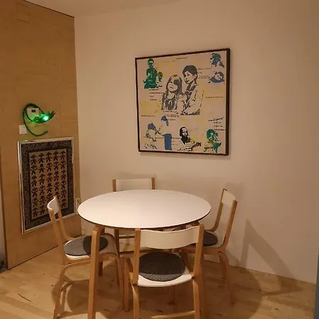 Low Budget Flat Rossau * Vienna