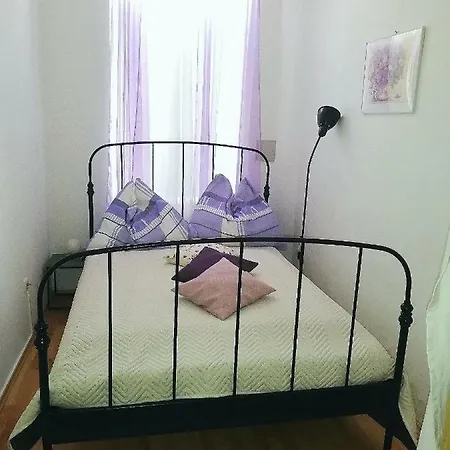 Veronika 29 *
