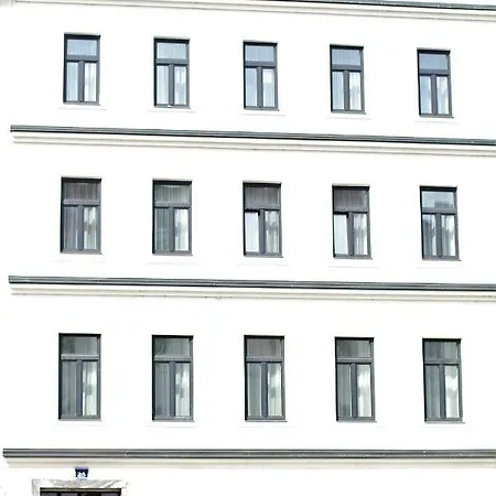 Edelweiss City United Nations Апартаменты *