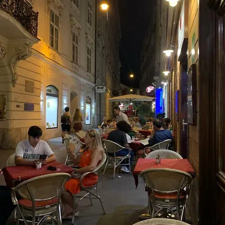 Kh Stephansplatz דירה *