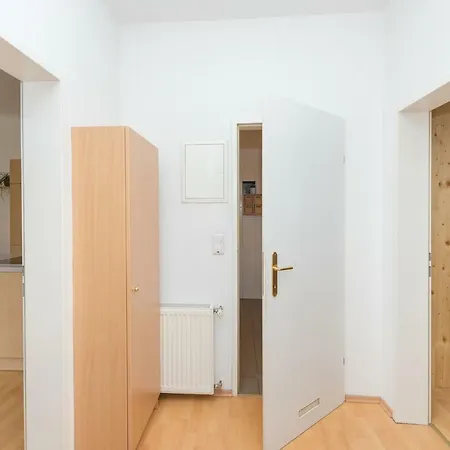 Metro Apartments Vienna Hostel *