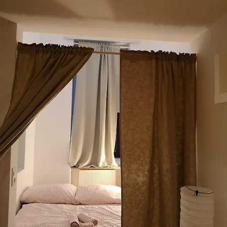 Low Budget Flat Rossau Apartment Vienna