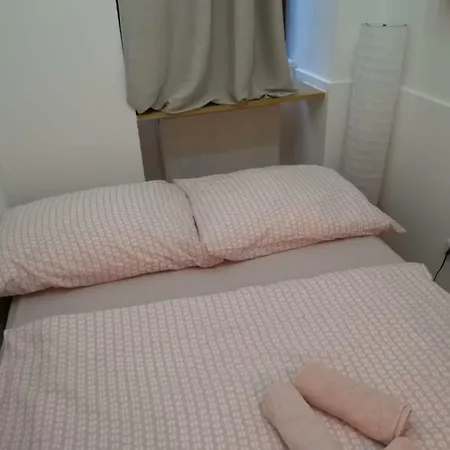 Apartment Low Budget Flat Rossau