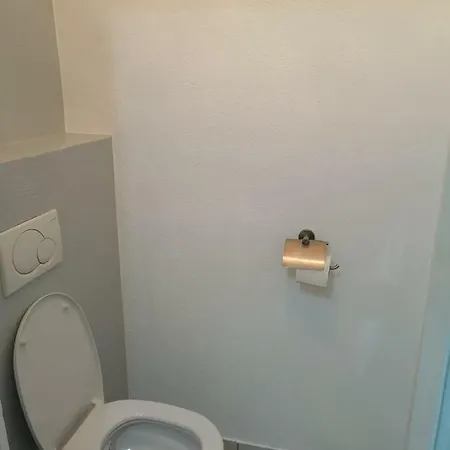Low Budget Flat Rossau