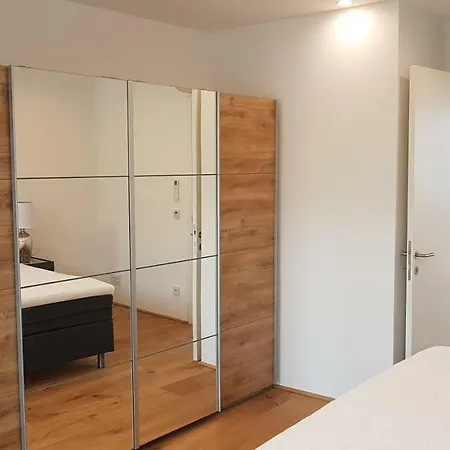 Loft #11 Mit Grosser Loggia Und Terrasse Lägenhet