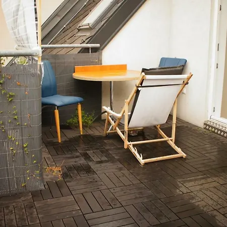 Apartment Roof Top With Views. *