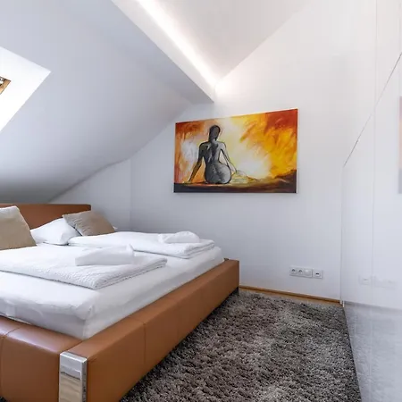 Easy Penthouse
