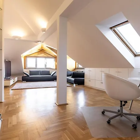 Easy Penthouse *