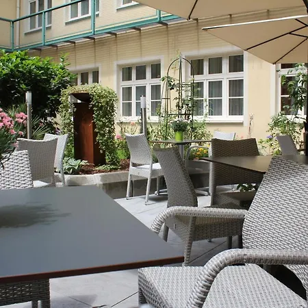 Hotel Josefshof Am Rathaus 4*