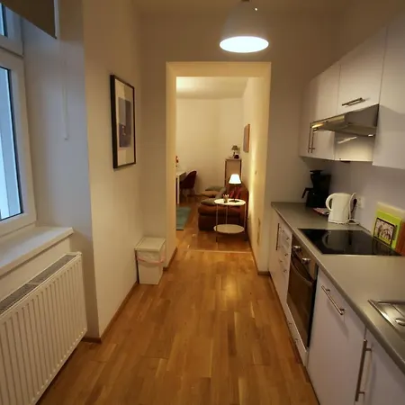 Casa Nostra - Ruhige Stadtwohnung Mit Balkon