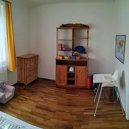 Apartment Family-friendly Flat With Balcony