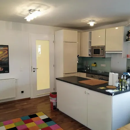 Apartment Family-friendly Flat With Balcony *