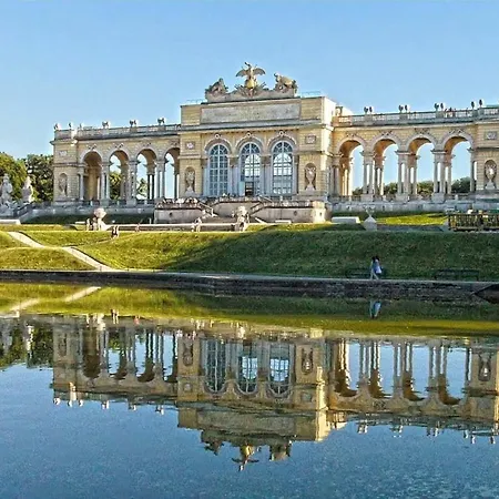 Grosszugiges Nahe Schonbrunn Apartment