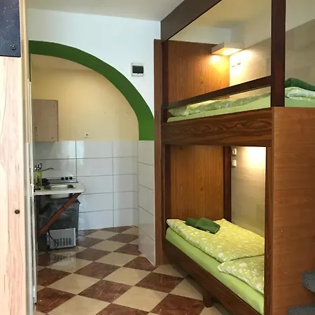 Viktoria Hostal