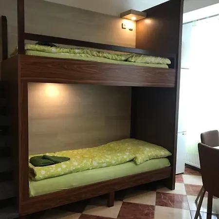 Viktoria Hostal *
