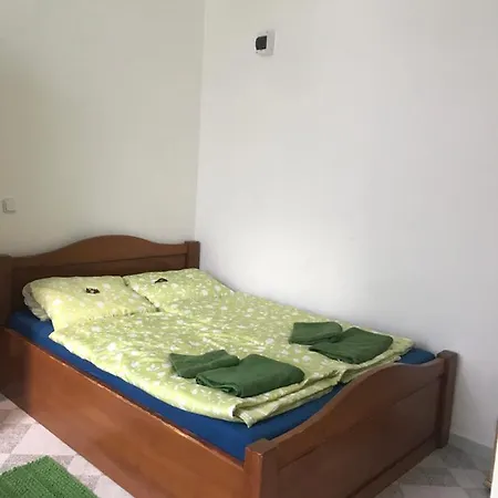 Viktoria Hostal