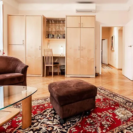 Apartmanhotel - Cav Bécs