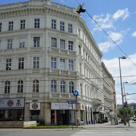 Kh Opera Aparthotel *